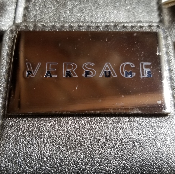 Versage perfume gold metallic hand clutch - Picture 5 of 8
